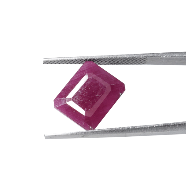 The Majestic Natural Ruby 7.75 CT Gemstone – A Legacy of Nature's Perfection